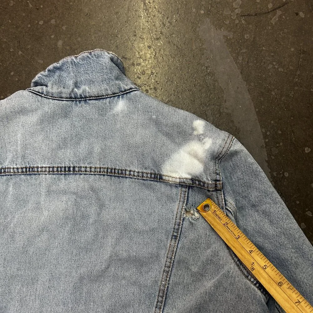 Levi’s Sherpa Lined Denim Trucker Jacket Size L Distressed Light Wash - Picture 13 of 13